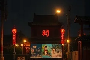 候鸟返程时封面，湿地滩涂上起飞的候鸟群